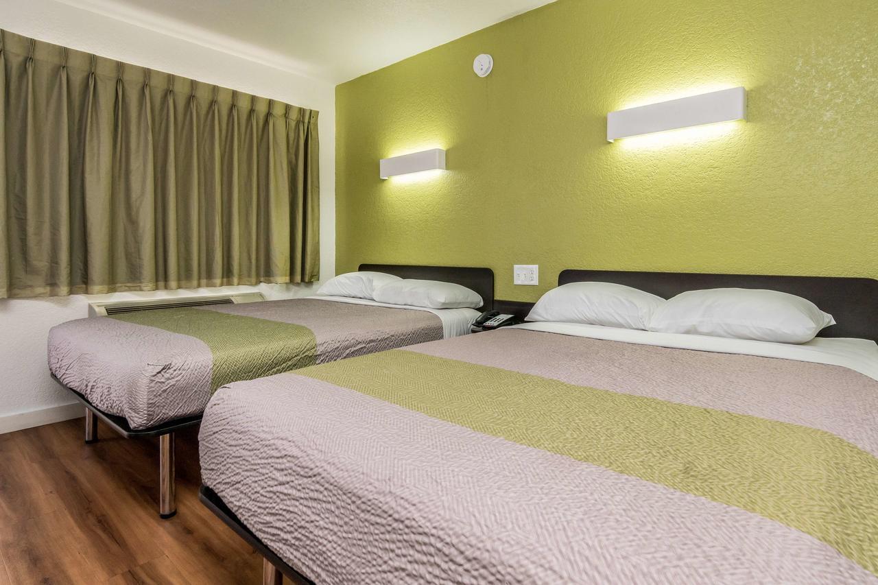 Motel 6 Fort Worth North Haltom City Екстериор снимка