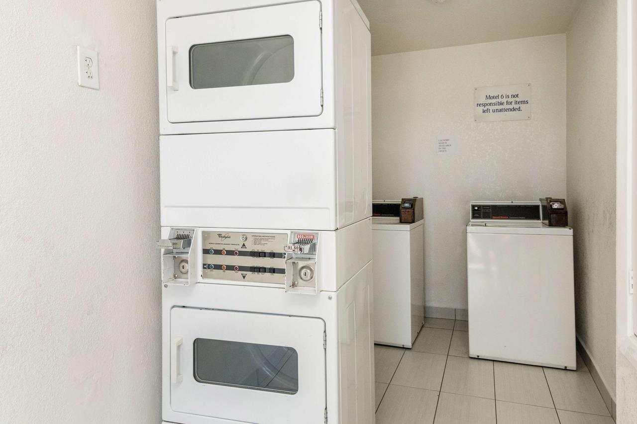 Motel 6 Fort Worth North Haltom City Екстериор снимка