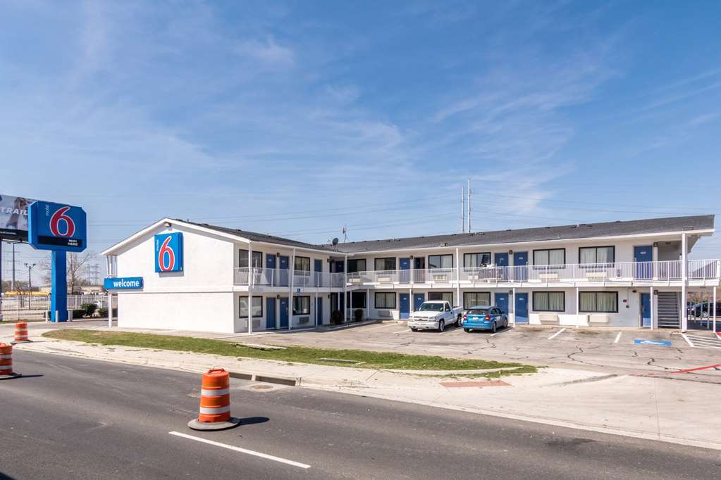 Motel 6 Fort Worth North Haltom City Екстериор снимка